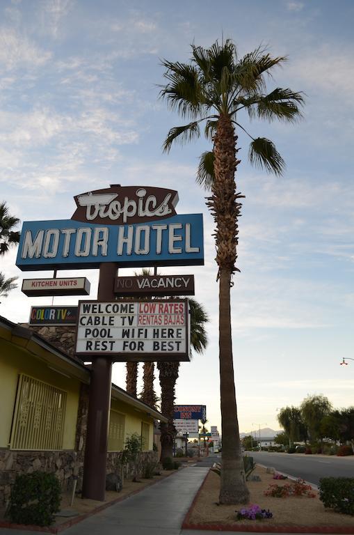 Tropics Motor Hotel Indio Bagian luar foto