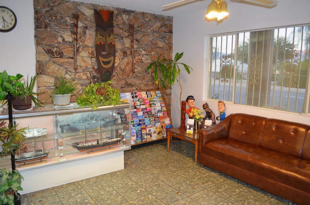 Tropics Motor Hotel Indio Bagian luar foto