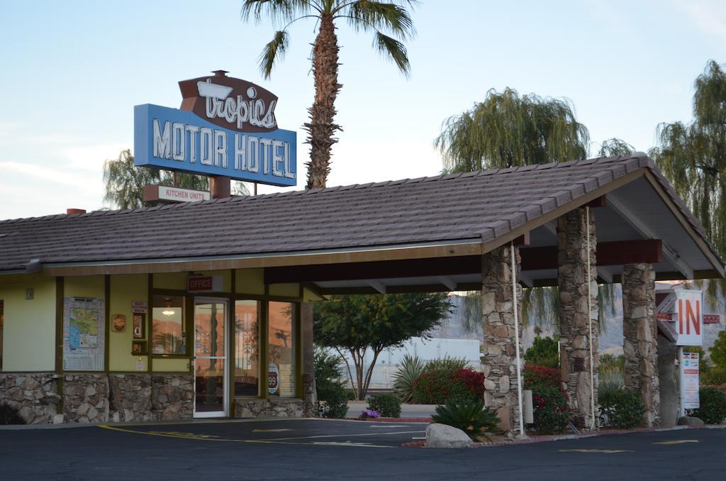 Tropics Motor Hotel Indio Bagian luar foto
